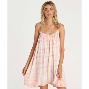 NWT! Billabong Beach Cruise Cover Up - Large